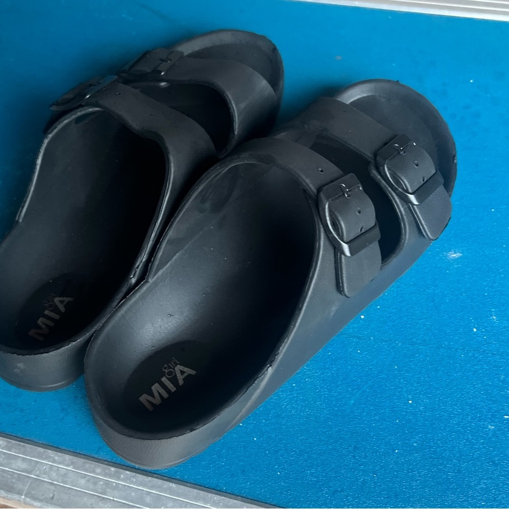 MIA Black Buckle Sandals - Picture 3 of 4